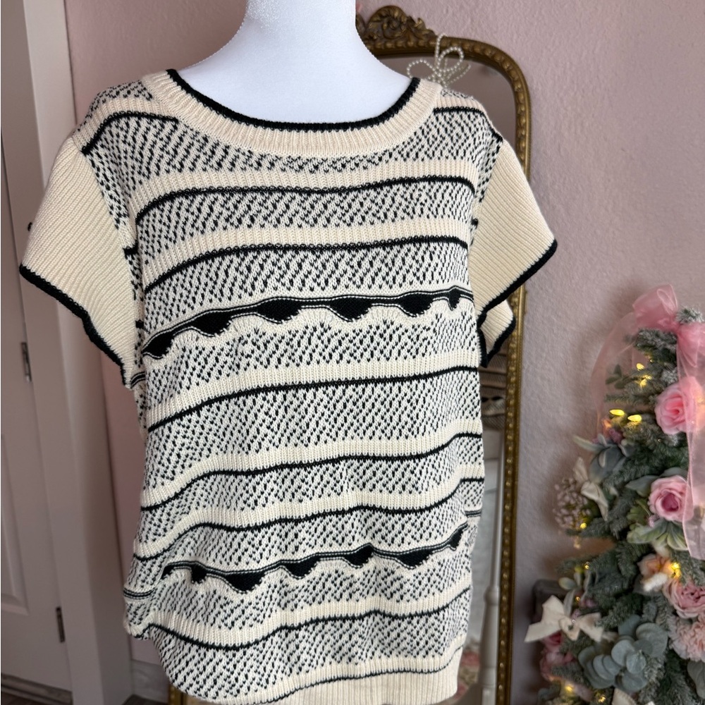 ANDREE BY UNIT Black and Cream Knit Top
